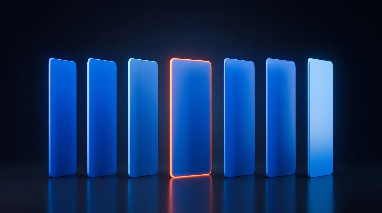 Sieben aufrecht stehende blaue Karten in einer Reihe, die mittlere leuchtet orange umrandet
